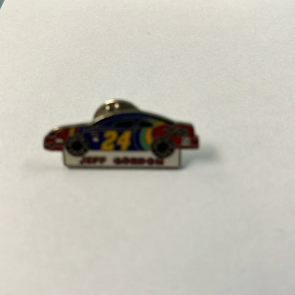 Vintage NASCAR Jeff Gordon #24 Pin - Picture 1 of 2